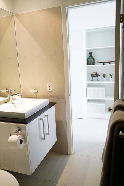 Lagoon Marina Apartments Koolbaai Bagian luar foto