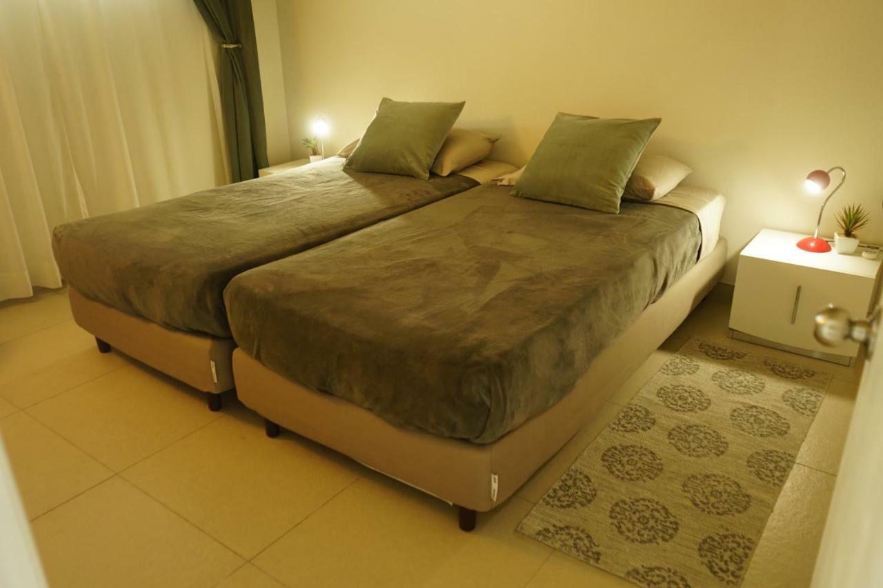 Lagoon Marina Apartments Koolbaai Bagian luar foto